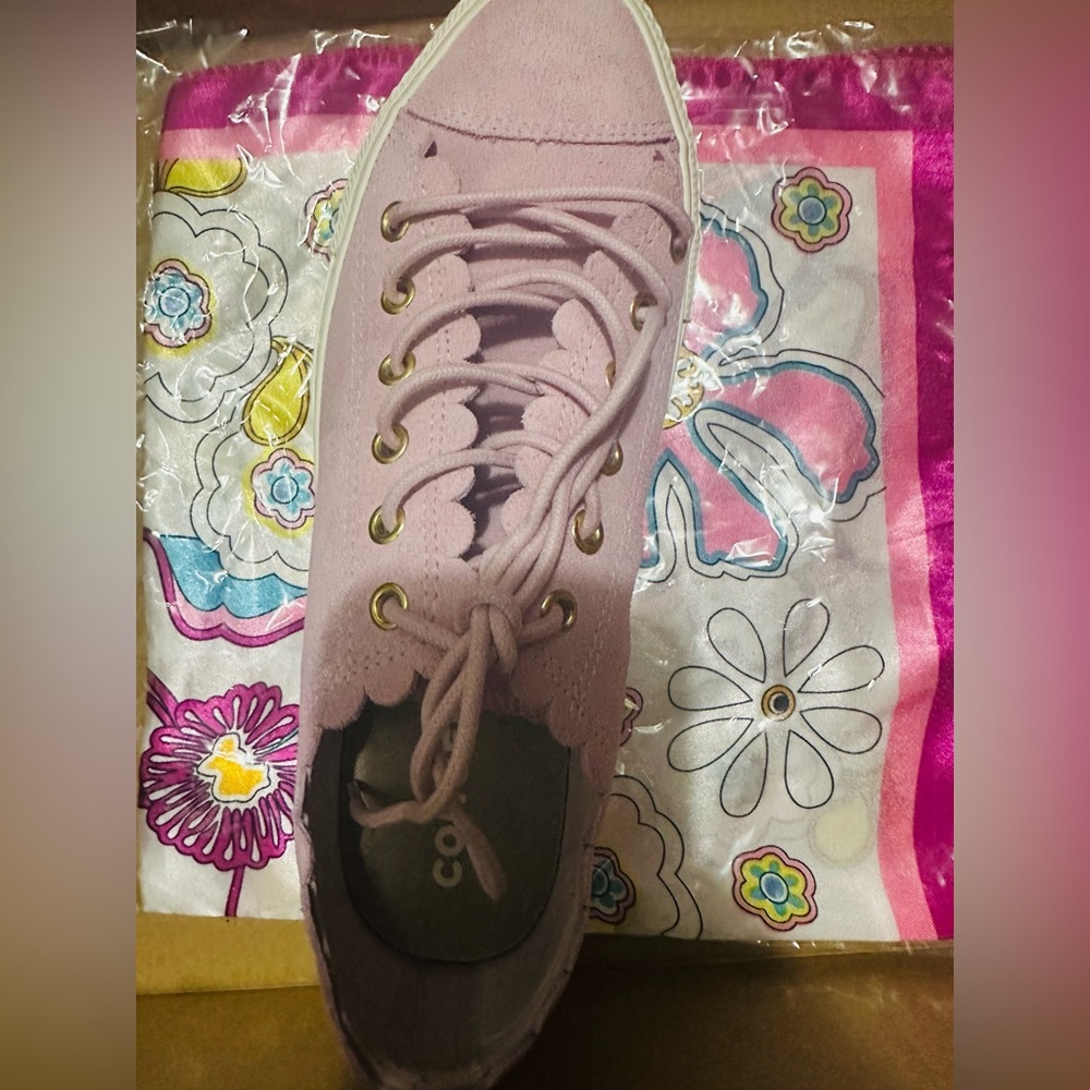 Converse Women's Chuck Taylor All Star Low Top Frilly Thrills Casual Sneakers